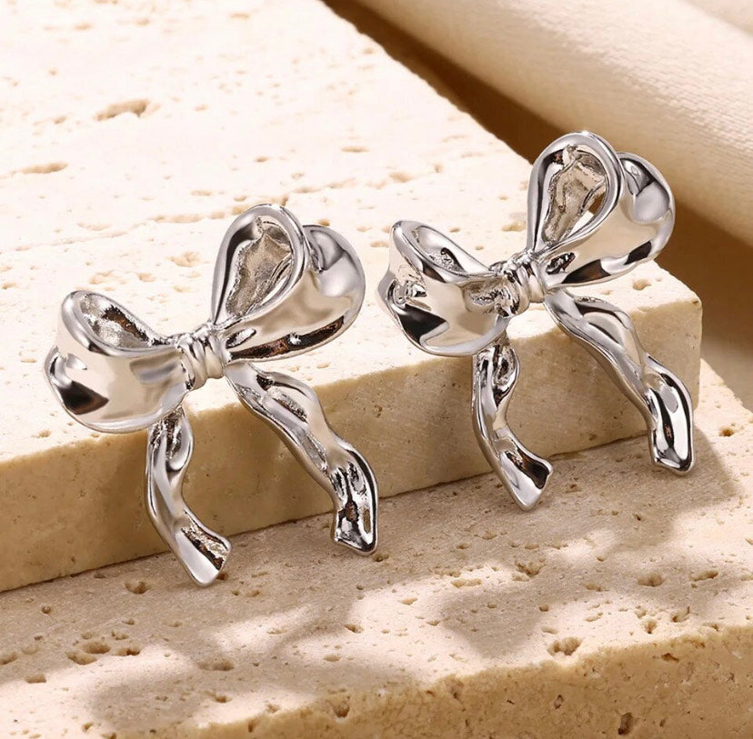 BOW EARRINGS 