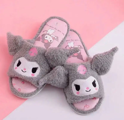 SANRIO HELLO KITTY SLIPPERS ‎!